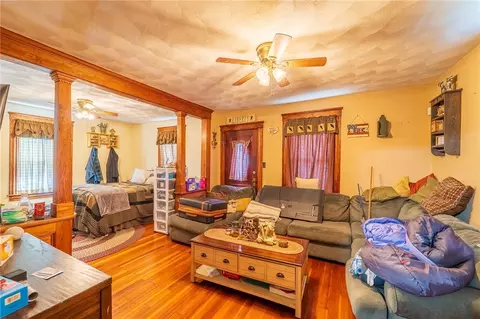 160 Division St, Woonsocket, RI 02895 photo 8