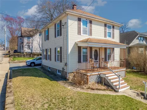 160 Division St, Woonsocket, RI 02895 photo 3