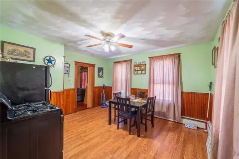 160 Division St, Woonsocket, RI 02895 photo 7