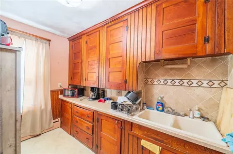 160 Division St, Woonsocket, RI 02895 photo 6