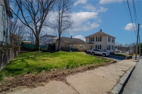 160 Division St, Woonsocket, RI 02895 photo 16