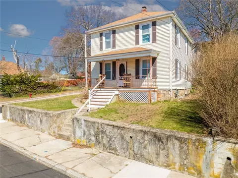 160 Division St, Woonsocket, RI 02895 photo 2