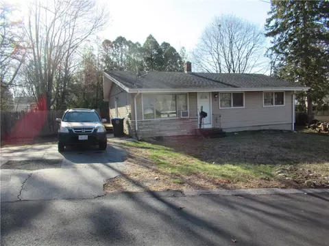 44 Merrimac Dr, North Smithfield, RI 02896