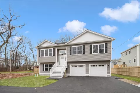 8 Slater Ave, Warwick, RI 02889