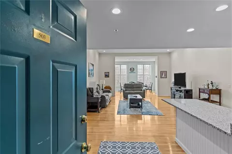 2 School St #503, Lincoln, RI 02865