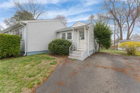 167 Myette St, Woonsocket, RI 02895 photo 2