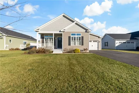 45 Fescue Ln, South Kingstown, RI 02879