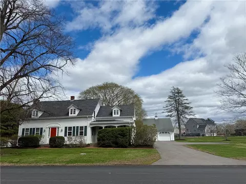74 Warren Ave, Seekonk, MA 02771