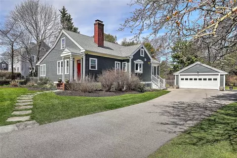 32 Chapin Rd, Barrington, RI 02806