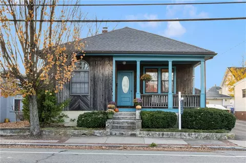 976 Charles St, North Providence, RI 02904