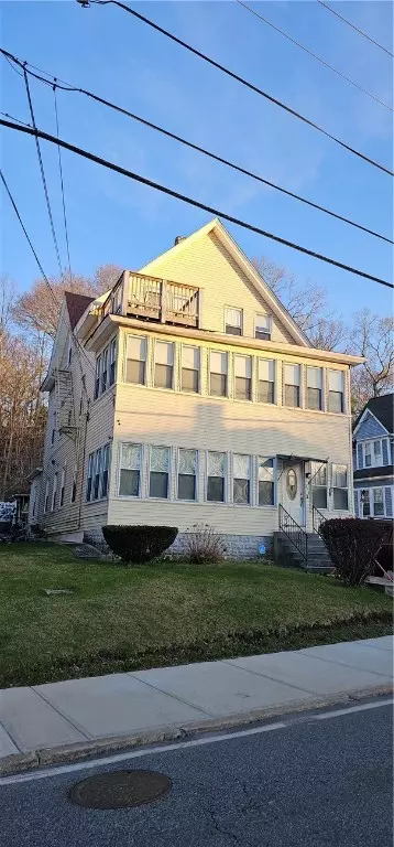 614 S Main St, Woonsocket, RI 02895