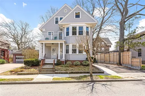 141 8th St, Providence, RI 02906