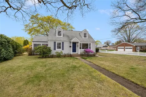 43 Carpenter St, Warwick, RI 02886