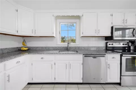 Kitchen - 43 Carpenter St, Warwick, RI 02886 photo 3 of 4