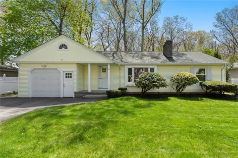 101 Shirley Dr, Cumberland, RI 02864