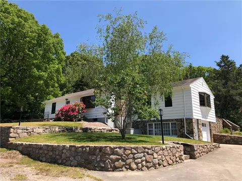 5 Myrtle Ave, Westerly, RI 02891