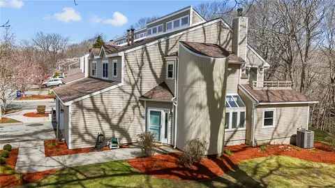 28 Lawton Brook Ln, Portsmouth, RI 02871
