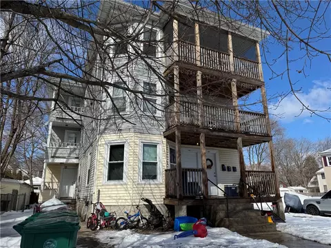 161 Farm St, Woonsocket, RI 02895 photo 1
