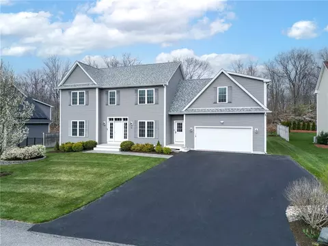 26 Shale Ridge Ct, Cumberland, RI 02864