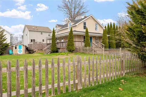 17 Marques St, Cumberland, RI 02864