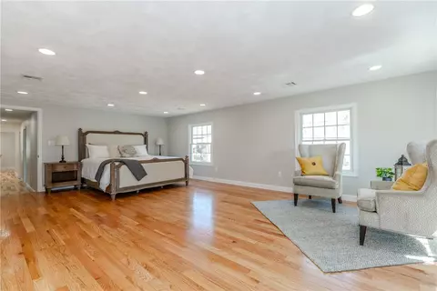 Bedroom - 60 Tomahawk Trl, Cranston, RI 02921 photo 4 of 6