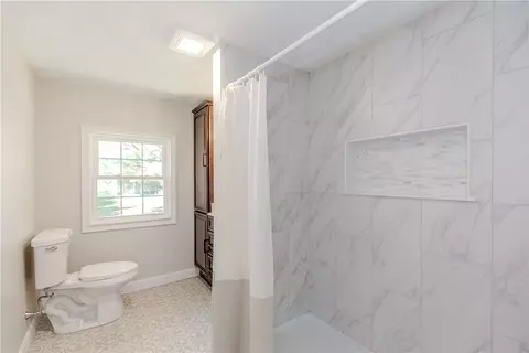 Bath - 60 Tomahawk Trl, Cranston, RI 02921 photo 3 of 4
