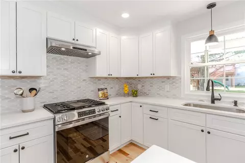 Kitchen - 60 Tomahawk Trl, Cranston, RI 02921 photo 5 of 5