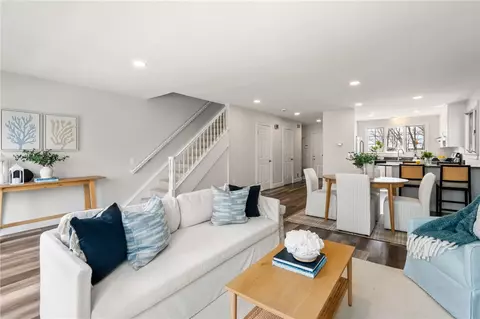 844 Bullocks Point Ave, Riverside, RI 02915