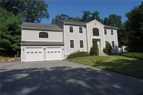16 Louise Ann Dr, Smithfield, RI 02917