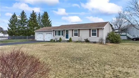 43 Beatrice St, Westerly, RI 02891