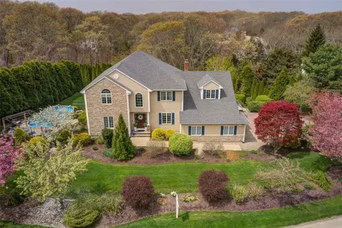30 Rock Ridge Rd, Westerly, RI 02891