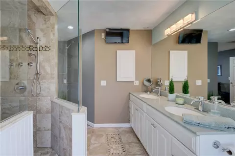 Bath - 30 Rock Ridge Rd, Westerly, RI 02891 photo 3 of 5