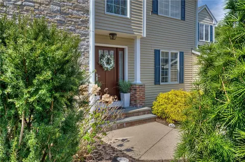 Exterior - 30 Rock Ridge Rd, Westerly, RI 02891 photo 2 of 7