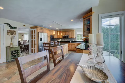 Dining - 30 Rock Ridge Rd, Westerly, RI 02891 photo 3 of 4