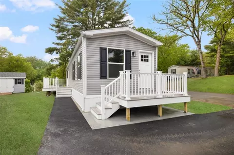18 Toadstool Knoll Dr, Charlestown, RI 02813 photo 4