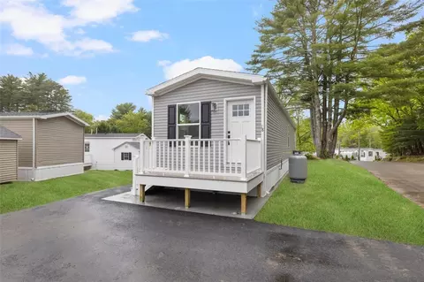 18 Toadstool Knoll Dr, Charlestown, RI 02813 photo 2