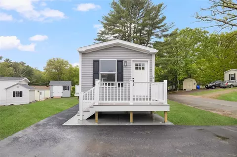 18 Toadstool Knoll Dr, Charlestown, RI 02813