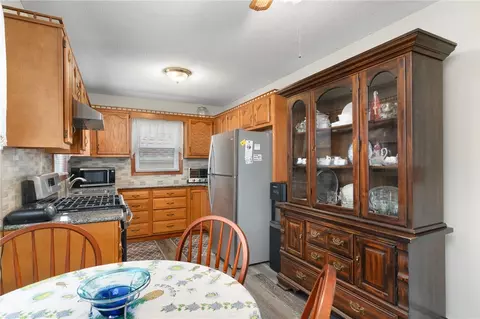 70 Silver Spring Ave, Riverside, RI 02915 photo 14