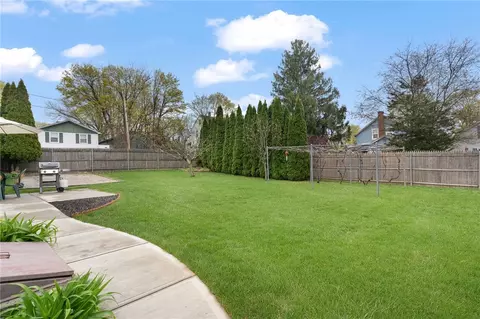 70 Silver Spring Ave, Riverside, RI 02915 photo 34