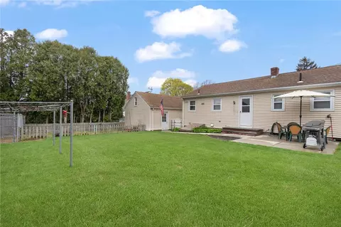 70 Silver Spring Ave, Riverside, RI 02915 photo 36