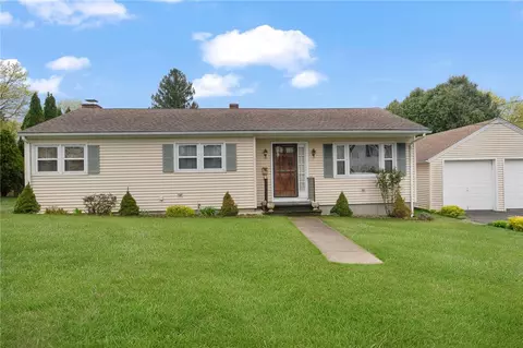 70 Silver Spring Ave, Riverside, RI 02915 photo 2