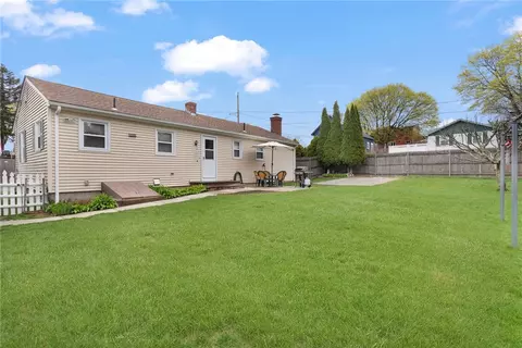 70 Silver Spring Ave, Riverside, RI 02915 photo 32
