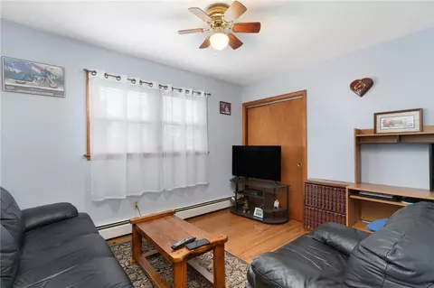 70 Silver Spring Ave, Riverside, RI 02915 photo 18