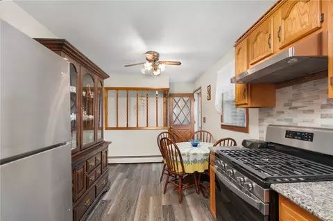 70 Silver Spring Ave, Riverside, RI 02915 photo 16