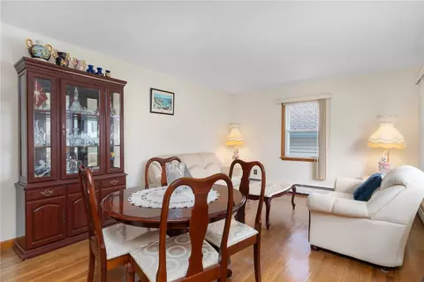 70 Silver Spring Ave, Riverside, RI 02915 photo 10