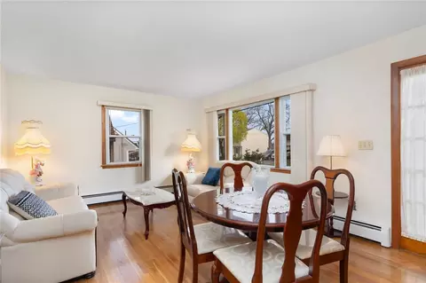 70 Silver Spring Ave, Riverside, RI 02915 photo 8