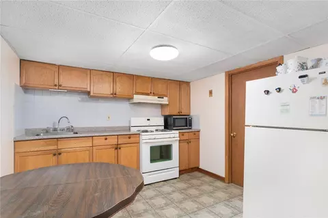 70 Silver Spring Ave, Riverside, RI 02915 photo 29