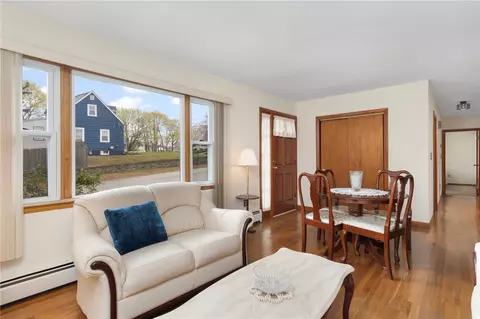 70 Silver Spring Ave, Riverside, RI 02915 photo 7