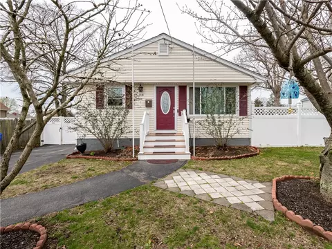 70 Somerset Ave, East Providence, RI 02915