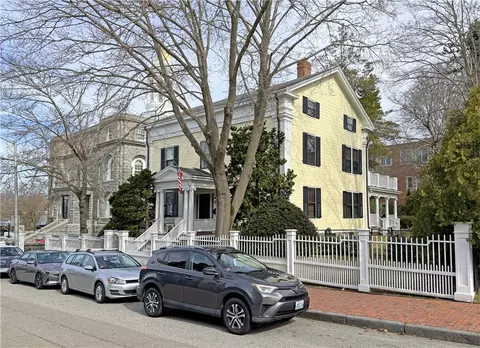 10 Bull St, Newport, RI 02840